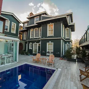 hayriye-hanim-konagi.istanbul-turkeyhotels.com/